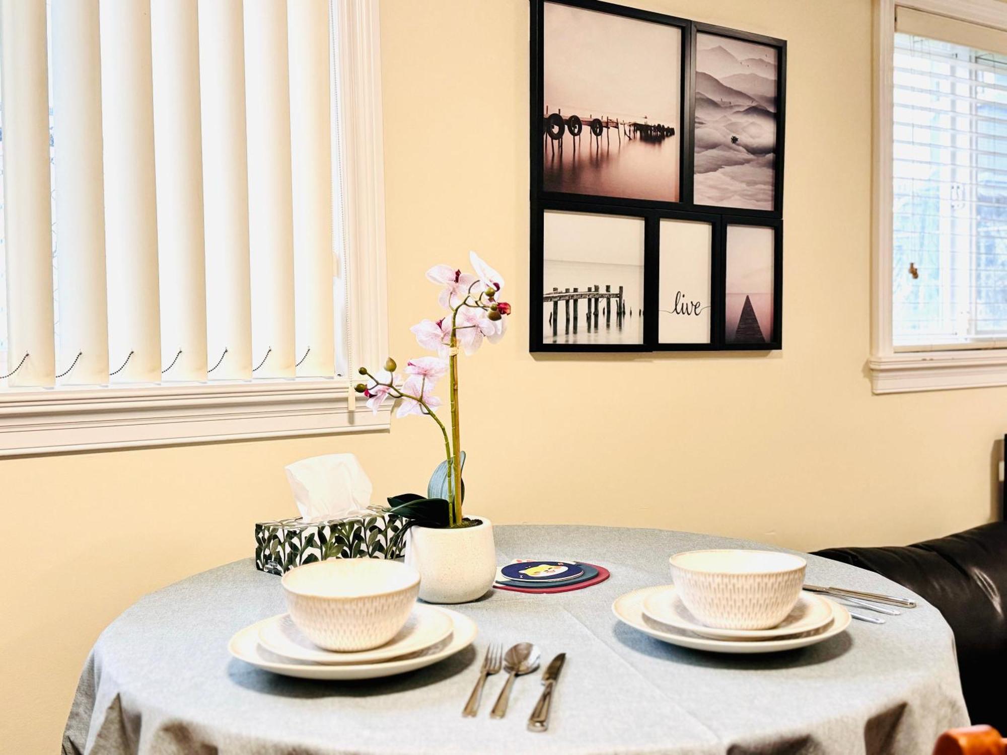 Cozy 2 Beds Spacious Rooms,Close To Transit Vancouver Exterior foto